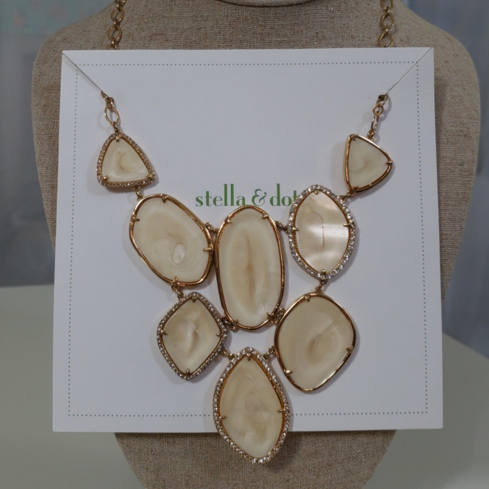 Stella & Dot Fiona Bib Necklace